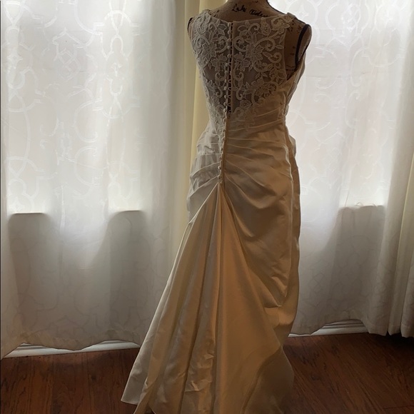 Wedding Bridal Dress Ivory color w/ Garment Bag - Picture 4 of 16